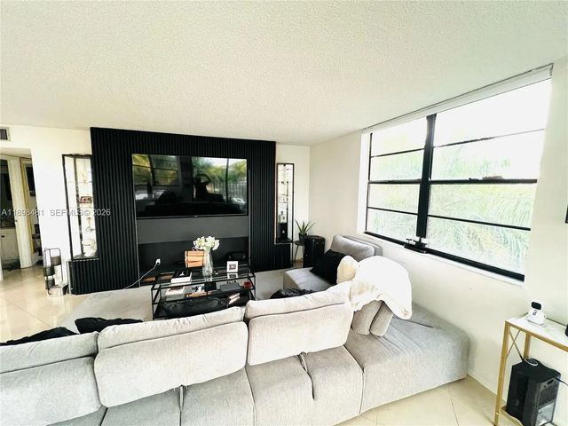 5 of 25 - 6190 Woodlands Boulevard #517, Tamarac, FL