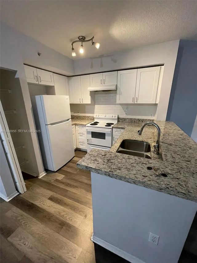 2 of 10 - 11040 Sw 196th Street #211, Cutler Bay, FL
