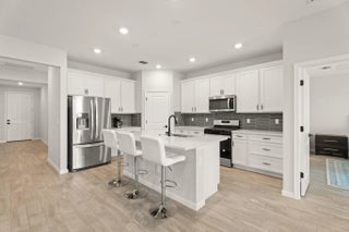 Photo of Listing #R11133732