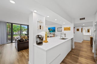 Photo of Listing #R11133788