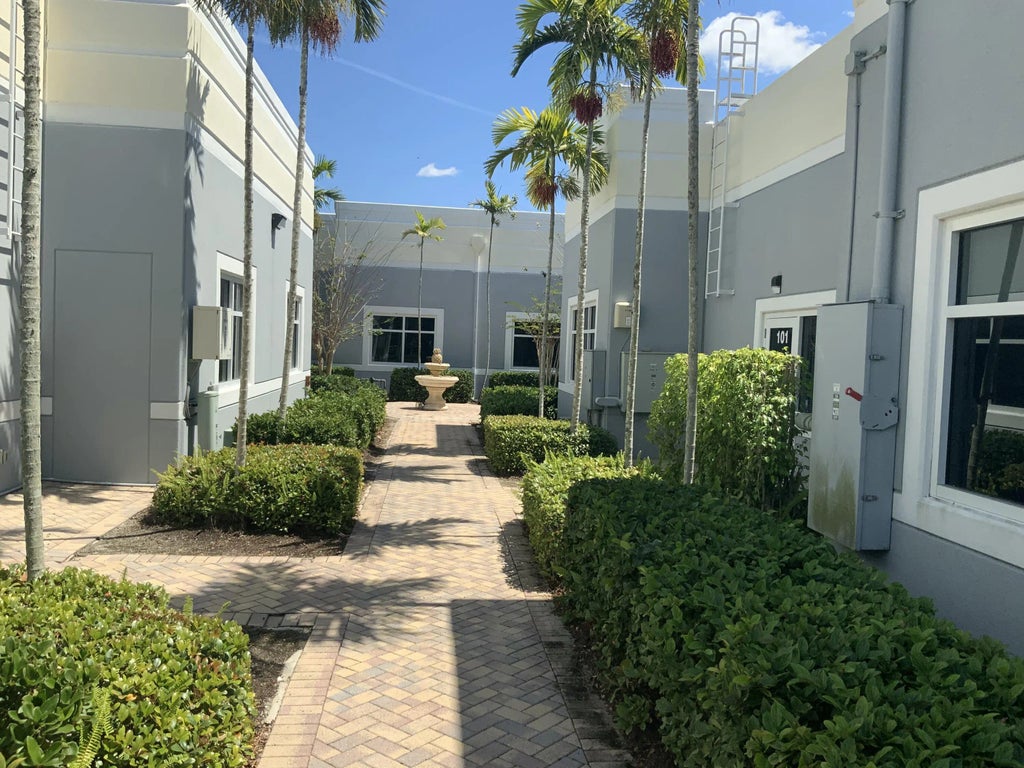 544 Nw University Blvd Boulevard #103, Port St. Lucie