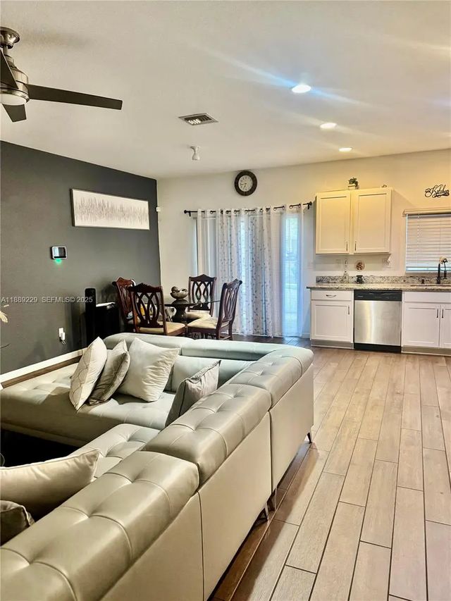 2 of 33 - 4039 Nw 11th Street, Lauderhill, FL