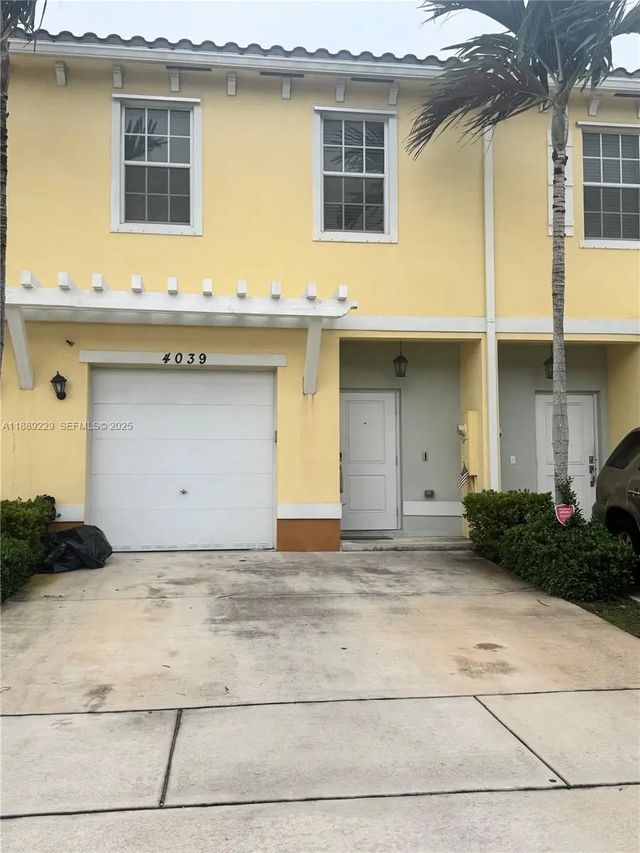 5 of 33 - 4039 Nw 11th Street, Lauderhill, FL