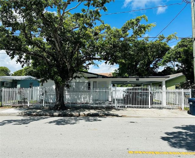 2 of 39 - 17926 Sw 104th Avenue, Miami, FL