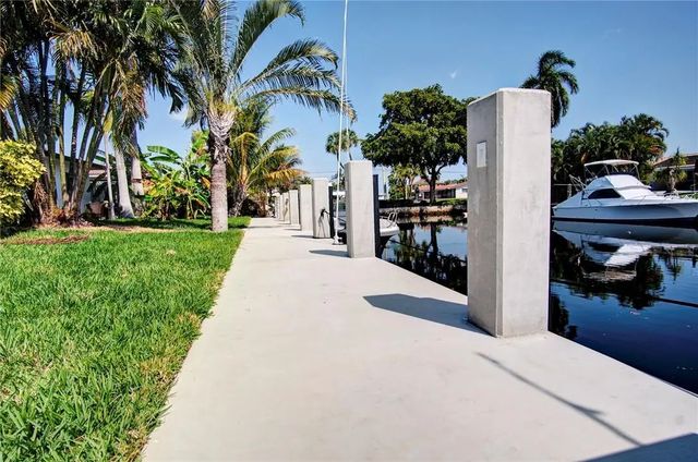 2 of 49 - 3860 Ne 23rd Avenue, Lighthouse Point, FL