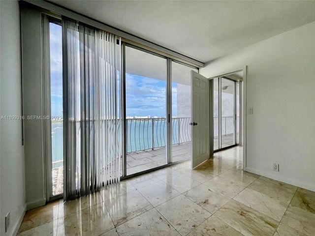 3 of 15 - 7601 E Treasure Drive #2308, North Bay Village, FL