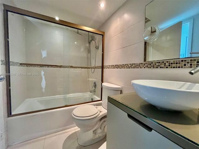 5 of 15 - 7601 E Treasure Drive #2308, North Bay Village, FL