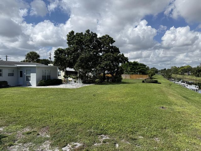 4 of 12 - 2623 Northside Drive, Lake Worth, FL
