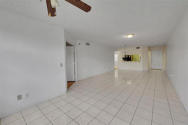 5 of 43 - 10369 Nw 24th Place #402, Sunrise, FL