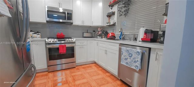 3 of 31 - 1080 Del Lago Circle #201, Sunrise, FL