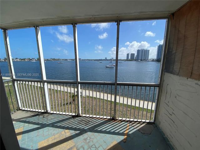 3 of 5 - 2920 Point East Drive #n311, Aventura, FL