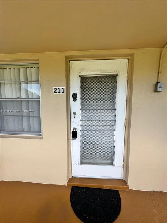 211 Coventry I #211, West Palm Beach