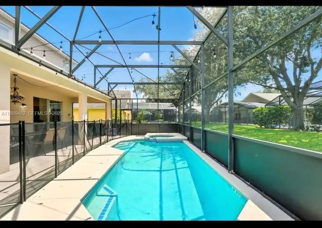 5 of 92 - 8520 Sunrise Key Drive, Kissimmee, FL