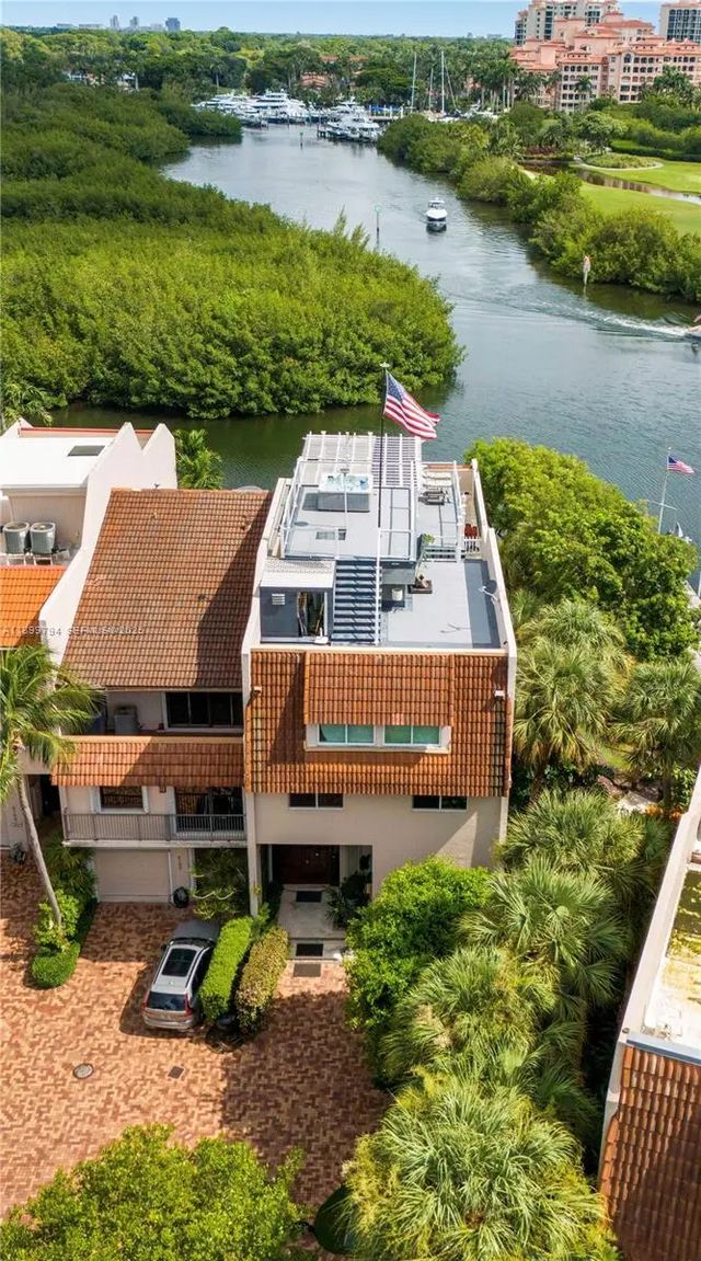 3 of 99 - 6100 Paradise Point Drive, Palmetto Bay, FL