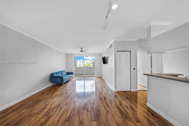 5 of 13 - 17125 N Bay Road #3301, Sunny Isles Beach, FL