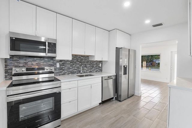 370 S Golf Boulevard, Pompano Beach