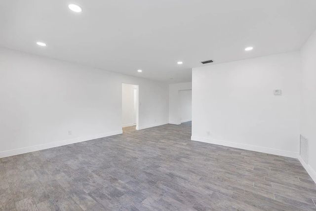 3 of 9 - 370 S Golf Boulevard, Pompano Beach, FL