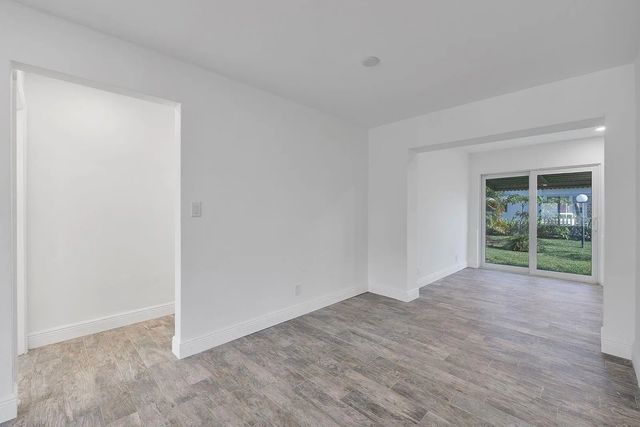 4 of 9 - 370 S Golf Boulevard, Pompano Beach, FL