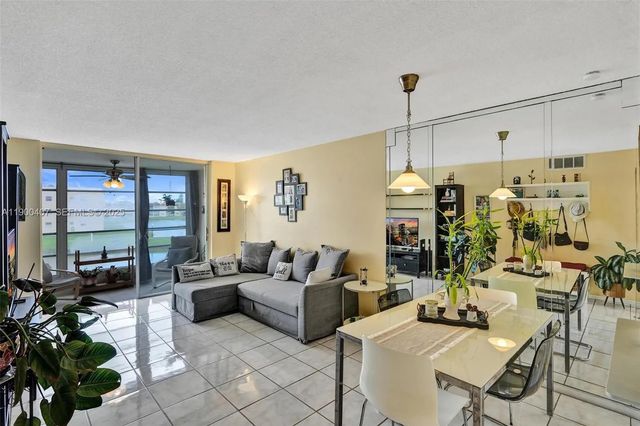3 of 21 - 2791 N Pine Island Road #205, Sunrise, FL