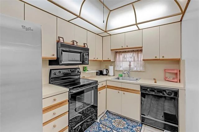 5 of 31 - 9800 N Hollybrook Lake Drive #202, Pembroke Pines, FL