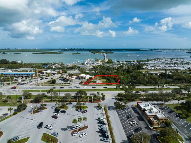3 of 14 - 1988 N Us Hwy 1, Fort Pierce, FL