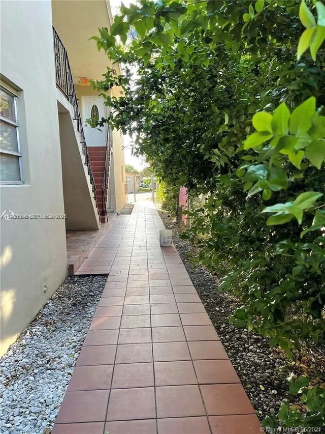 2 of 10 - 16103 Ne 19th Court, North Miami Beach, FL