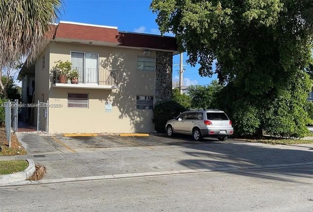 2 of 10 - 16103 Ne 19th Court, North Miami Beach, FL