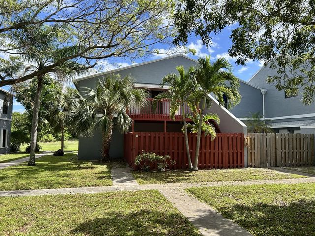 23 Crossings Circle #e, Boynton Beach