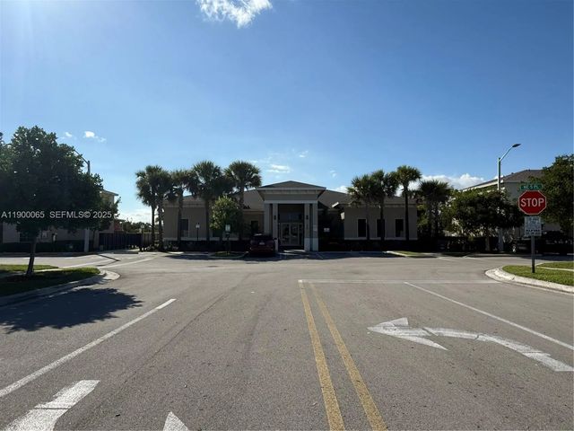 2 of 7 - 484 Ne 5th Street, Florida City, FL