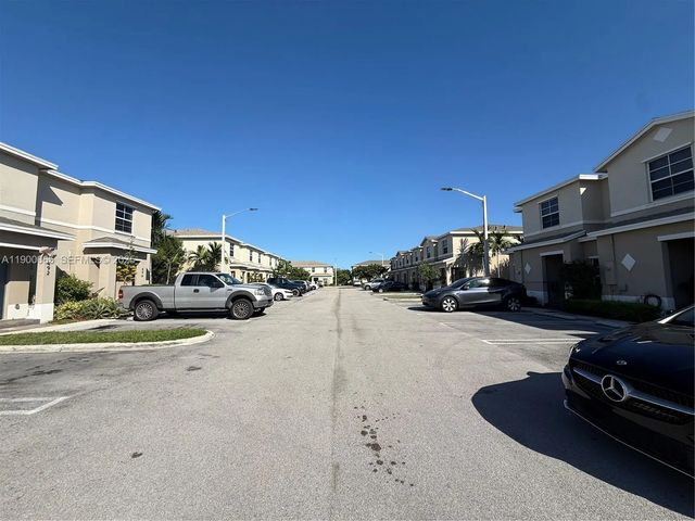 5 of 7 - 484 Ne 5th Street, Florida City, FL