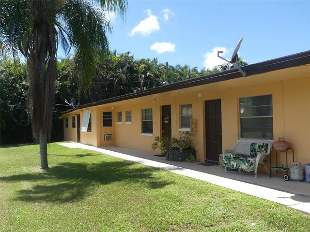 2 of 14 - 4725 Sw 65th Avenue, Davie, FL
