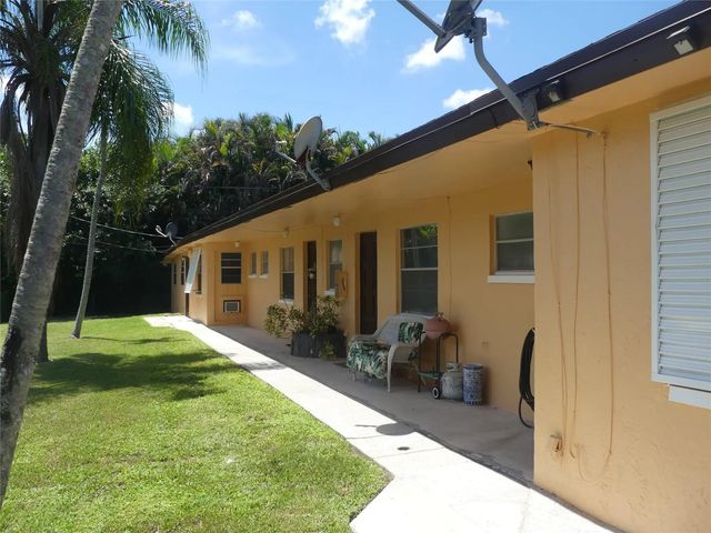 3 of 14 - 4725 Sw 65th Avenue, Davie, FL