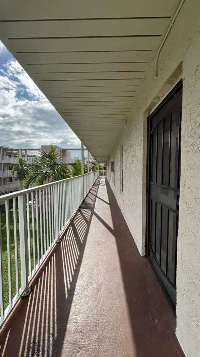 2800 Nw 56th Avenue #b306, Lauderhill