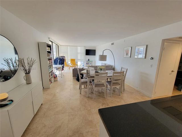 3 of 13 - 20379 W Country Club Drive #539, Aventura, FL