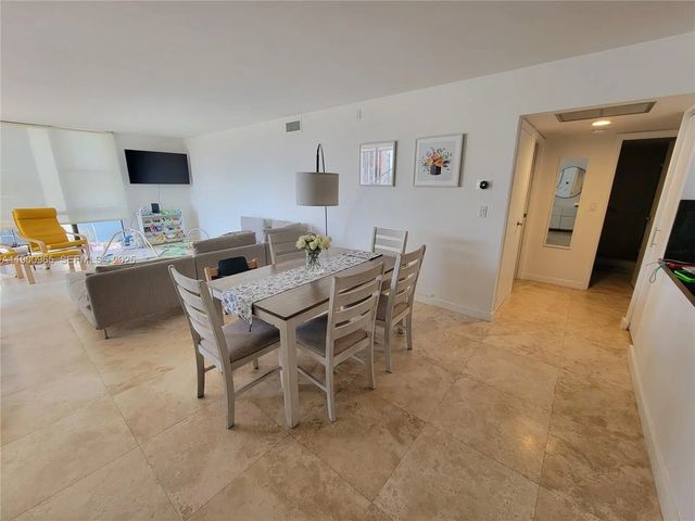 5 of 13 - 20379 W Country Club Drive #539, Aventura, FL
