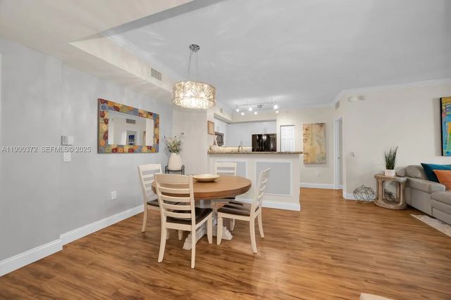 5 of 29 - 2421 Ne 65th Street #211, Fort Lauderdale, FL