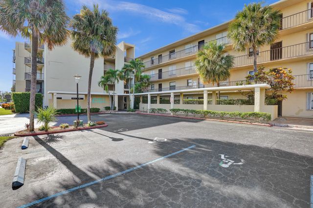 4 of 54 - 890 N Federal Highway #410, Lantana, FL