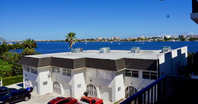 3 of 21 - 301 Croton Avenue #406, Lantana, FL