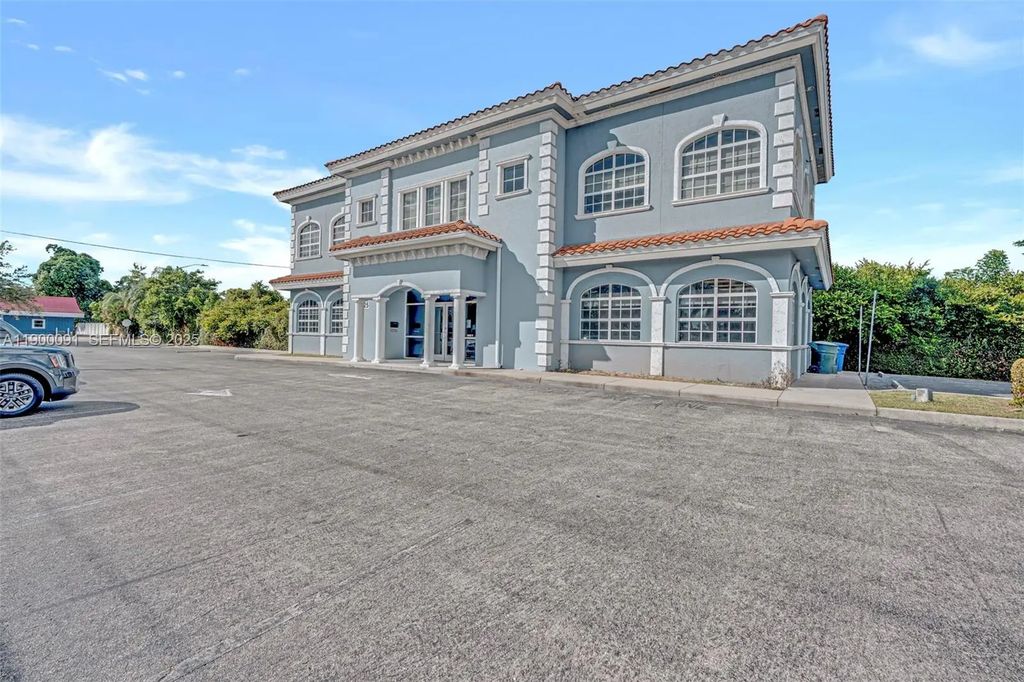 1825 Colonial Boulevard, Fort Myers