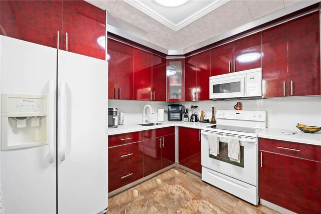 3 of 29 - 3090 Holiday Springs Boulevard #306, Margate, FL