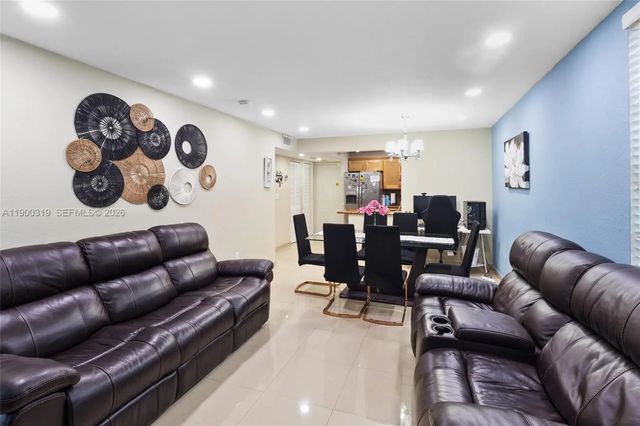 5665 W 20th Avenue #212, Hialeah