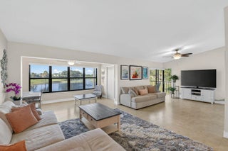 Photo of Listing #R11134887