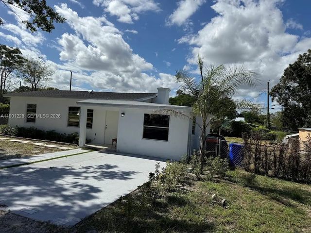 2 of 33 - 2409 Se 2nd Avenue Se, Vero Beach, FL
