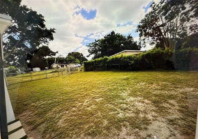 4 of 33 - 2409 Se 2nd Avenue Se, Vero Beach, FL