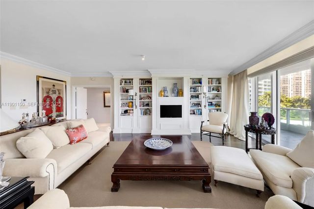 19955 Ne 38th Court #705, Aventura