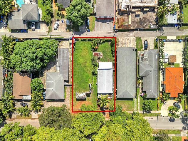 2 of 32 - 1928 Dewey Street, Hollywood, FL