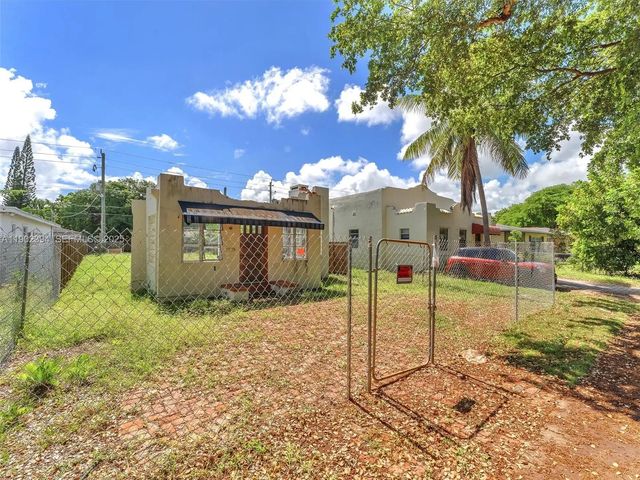 3 of 32 - 1928 Dewey Street, Hollywood, FL