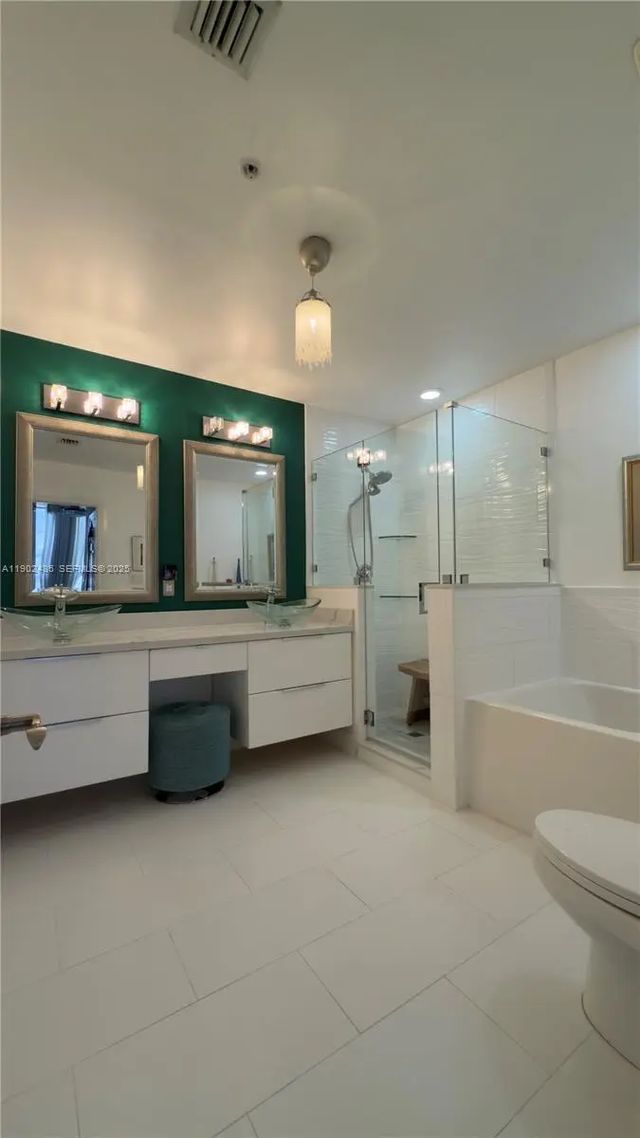 5 of 13 - 3001 Ne 185th Street #532, Aventura, FL