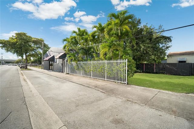2 of 9 - 2900 Nw 11th Avenue, Miami, FL