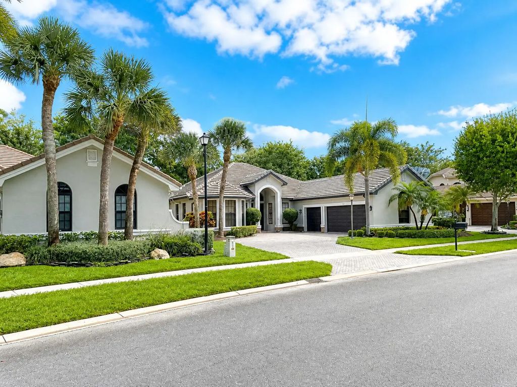 10295 Trianon Place, Wellington